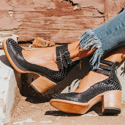 GINEVRA – BOLD BALANCE IN MULTI-STRAP ELEGANCE