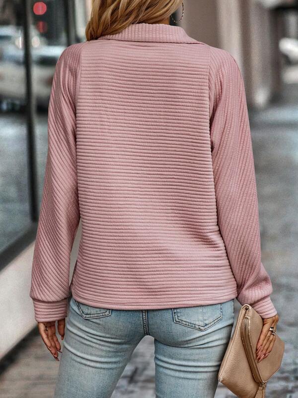 EVA - ELEGANT AND COMFORTABLE V-NECK SWEATER