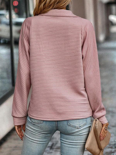 EVA - ELEGANT AND COMFORTABLE V-NECK SWEATER