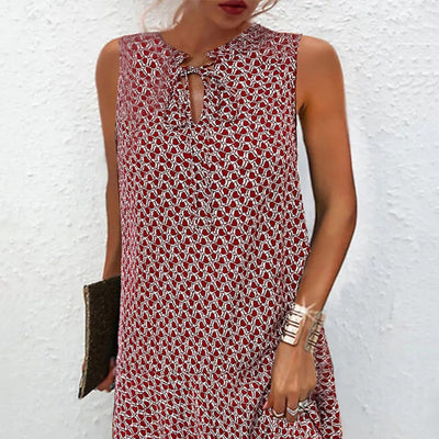 EVELINE – SCULPTED GRACE WITH A FLATTERING SILHOUETTE