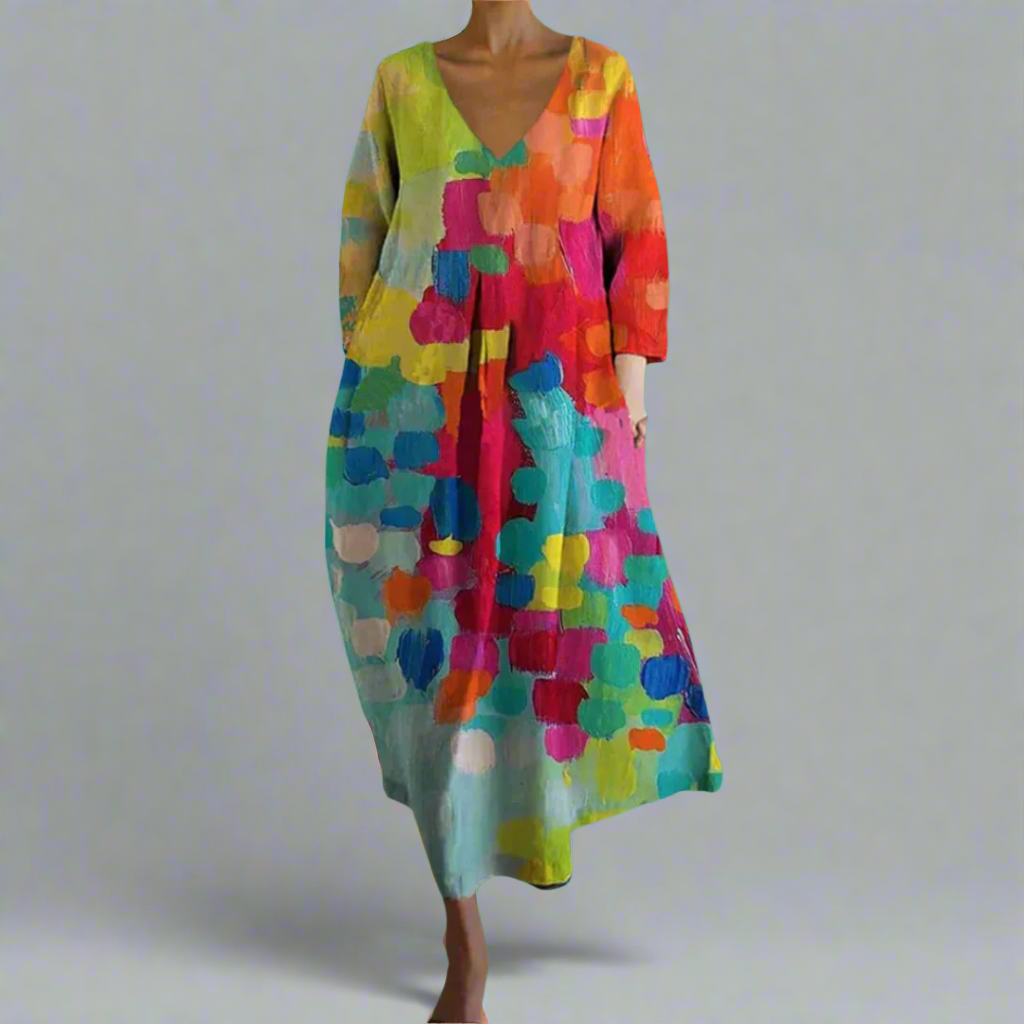 RENATE – EFFORTLESS GRACE IN A V-NECK SILHOUETTE