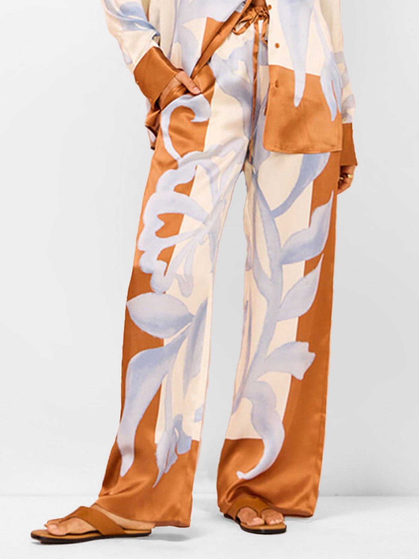 GOLDEN LEAF – OVERSIZED SHIRT & COORDINATED SET WITH AUTUMNAL ELEGANCE