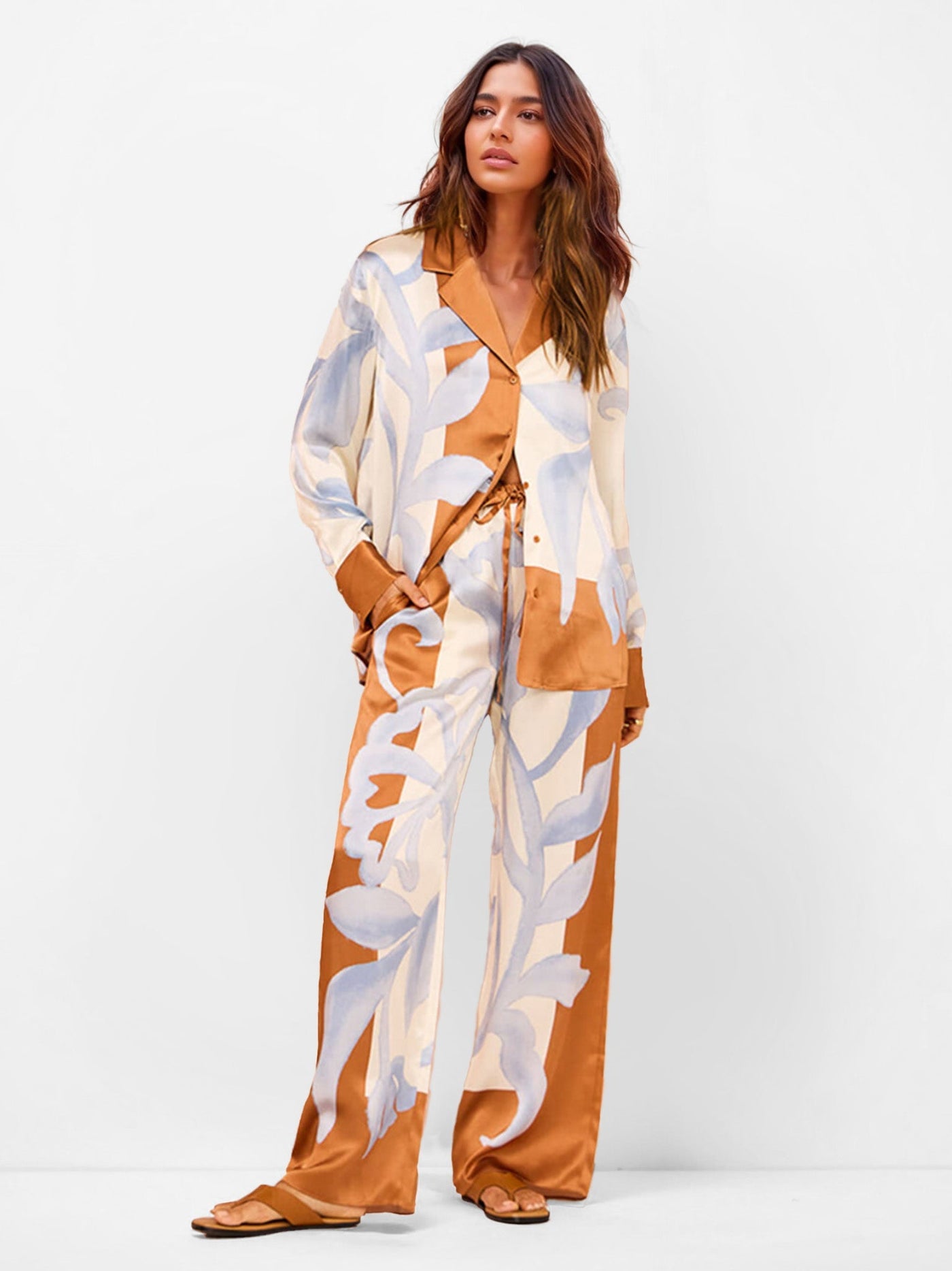 GOLDEN LEAF – OVERSIZED SHIRT & COORDINATED SET WITH AUTUMNAL ELEGANCE
