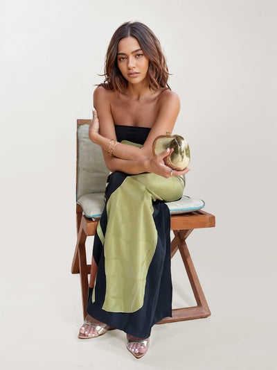 AURÉLIA – STRAPLESS GRACE IN ABSTRACT BLOOMS