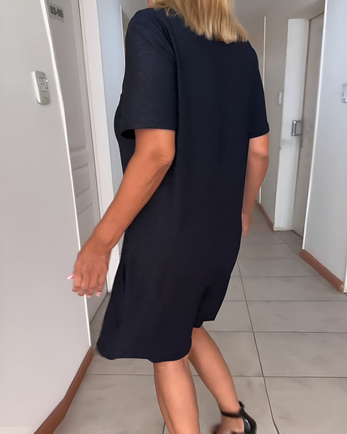 LAURENCE – RUCHED ELEGANCE WITH A SOFT V-NECK SILHOUETTE