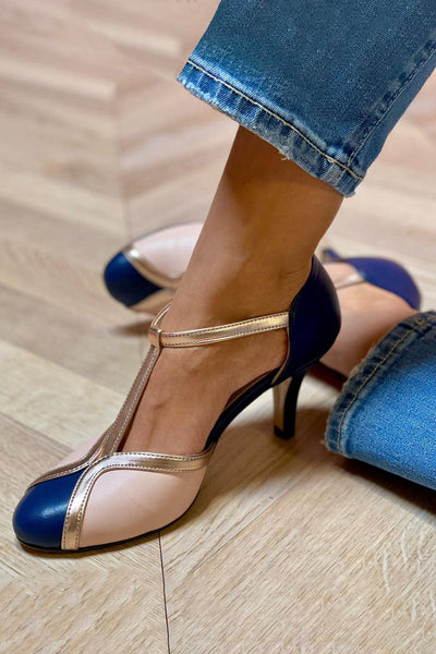 ALESSIA – VIBRANT COMFORT WITH A CLASSIC T-STRAP TWIST