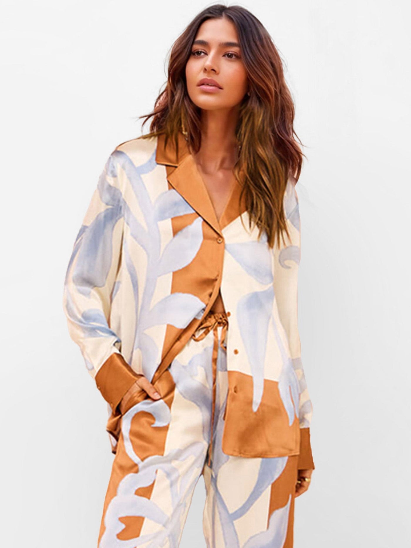 GOLDEN LEAF – OVERSIZED SHIRT & COORDINATED SET WITH AUTUMNAL ELEGANCE