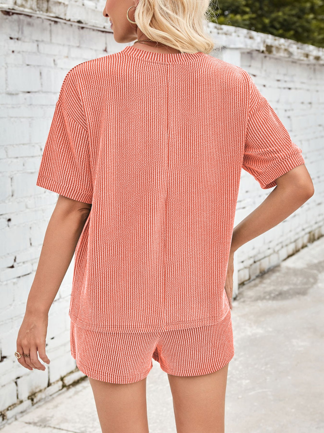 JINTE – SOFT SERENITY IN CORDUROY COMFORT