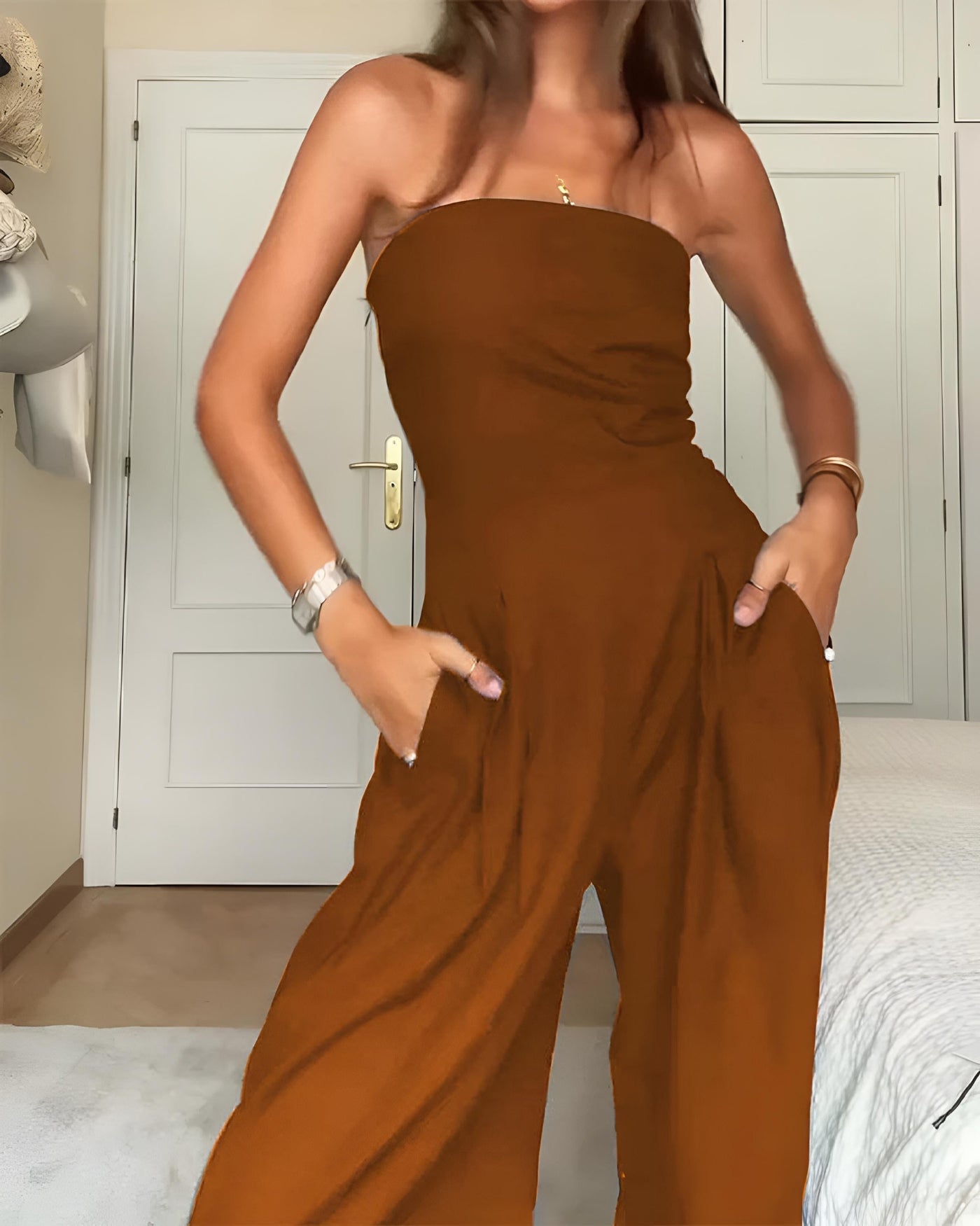 MONO – STRAPLESS EASE IN A SCULPTED SILHOUETTE