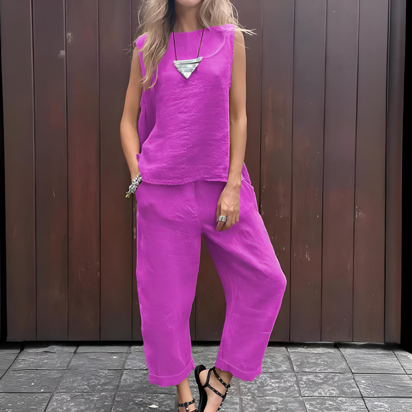 JULIA – SLEEK SERENITY SET WITH SLEEVELESS TOP AND FLOWING TROUSERS