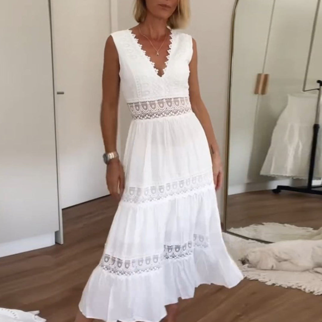 FRANCINE – EFFORTLESS CHARM WITH A V-NECKLINE