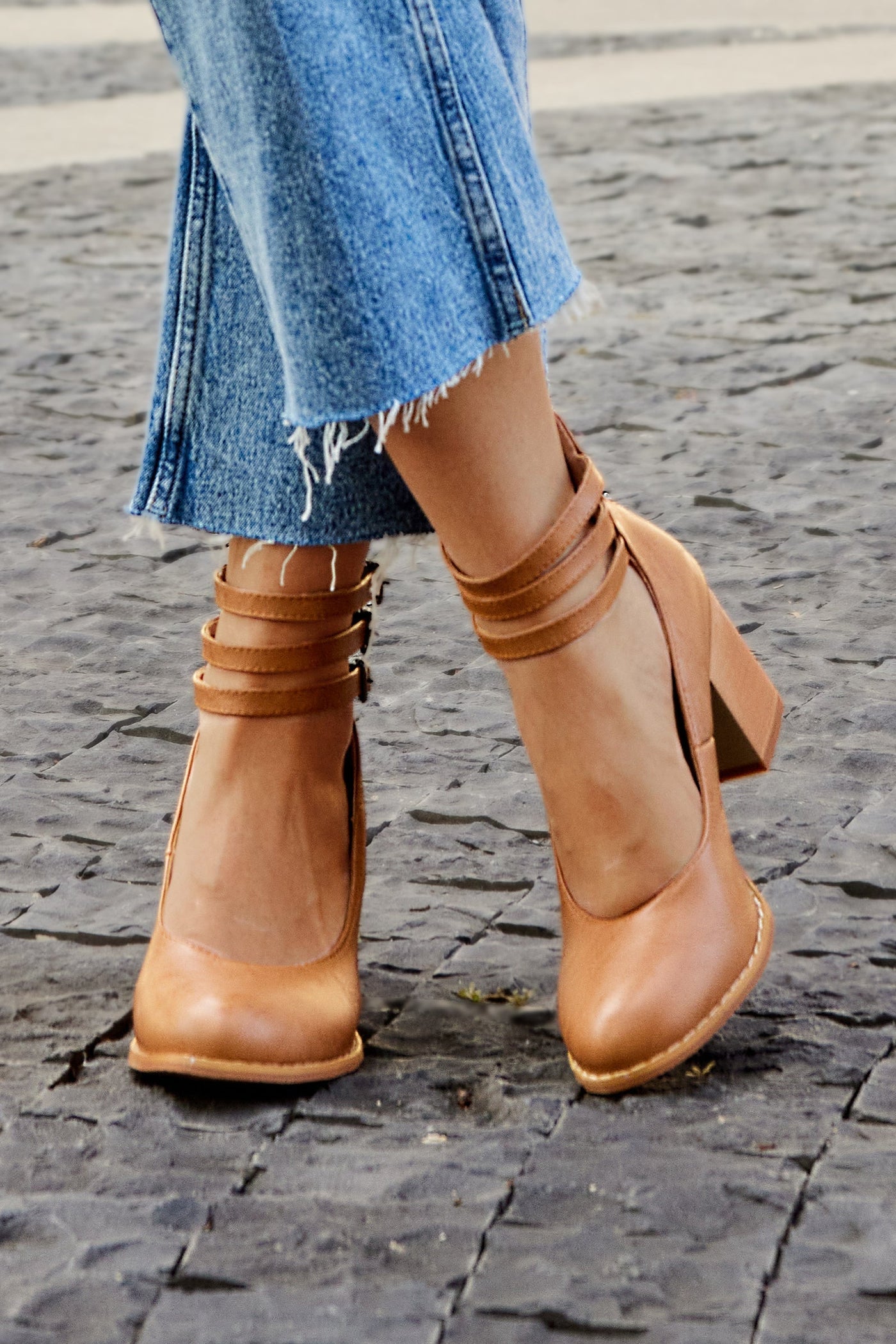 CASILDA – SMOOTH ELEGANCE BLOCK-HEEL SANDALS
