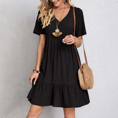 ELISE – ROMANTIC MINIMALISM WITH A MODERN V-NECK TWIST