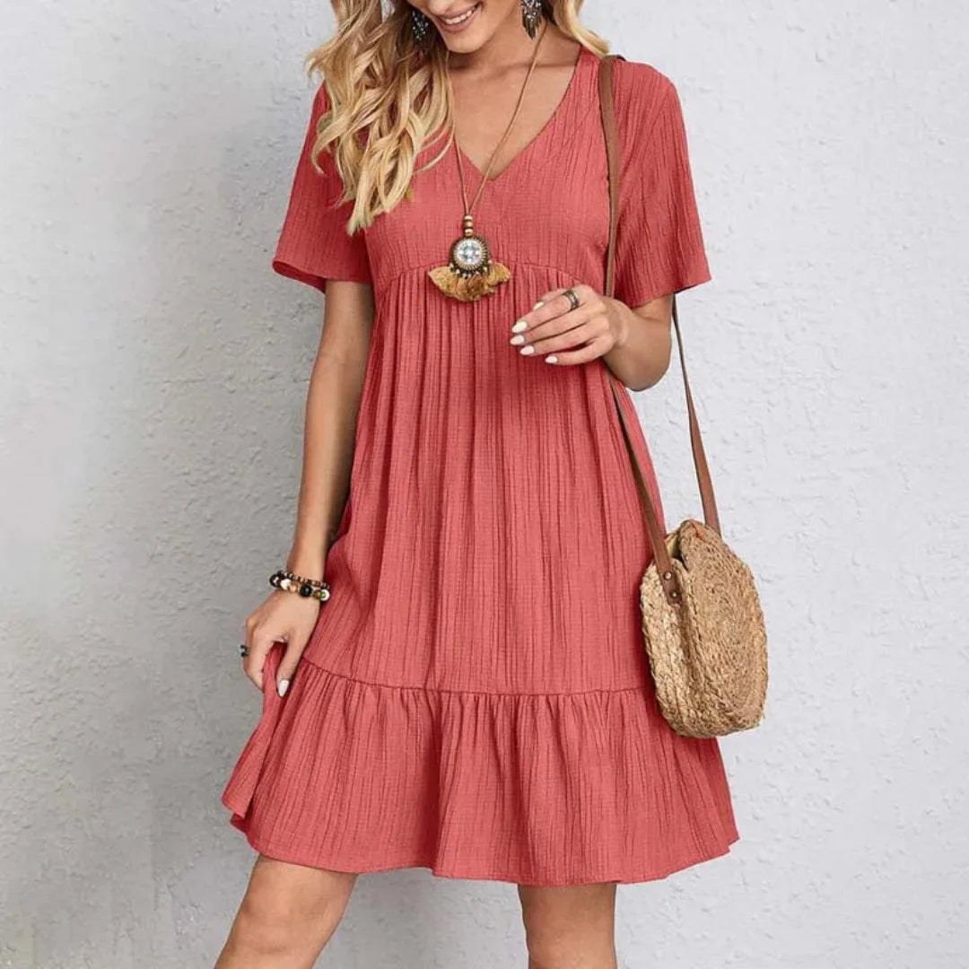ELISE – ROMANTIC MINIMALISM WITH A MODERN V-NECK TWIST