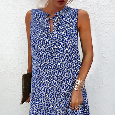 EVELINE – SCULPTED GRACE WITH A FLATTERING SILHOUETTE