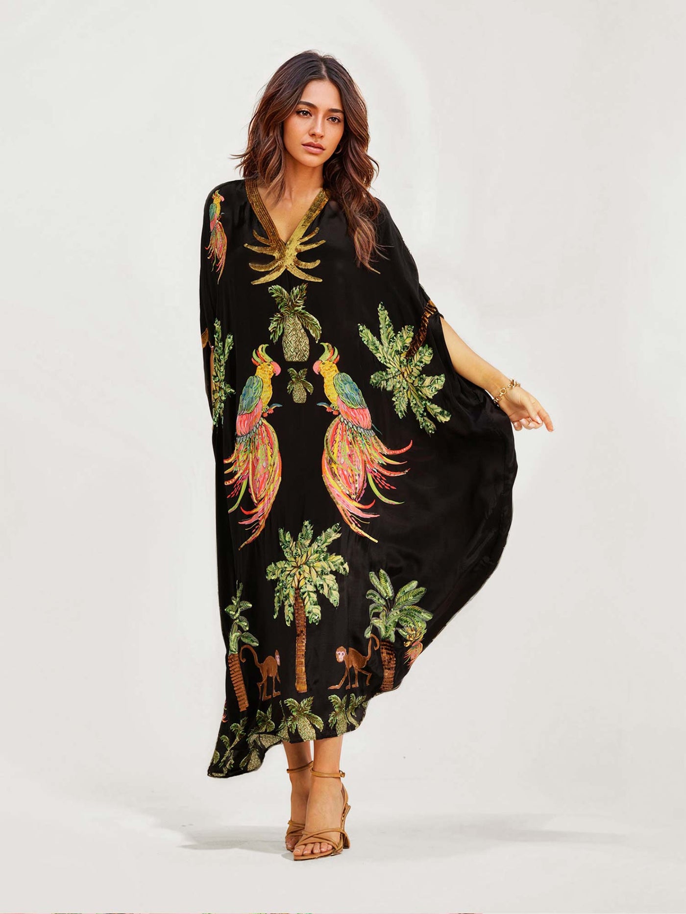 PARROT – MAXI DRESS WITH AN EXOTIC TOUCH
