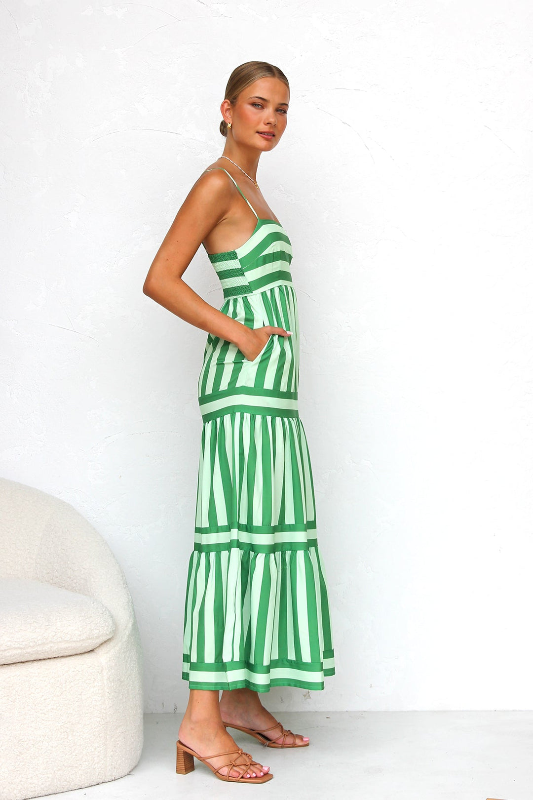 Sofia – soft curves summer muse