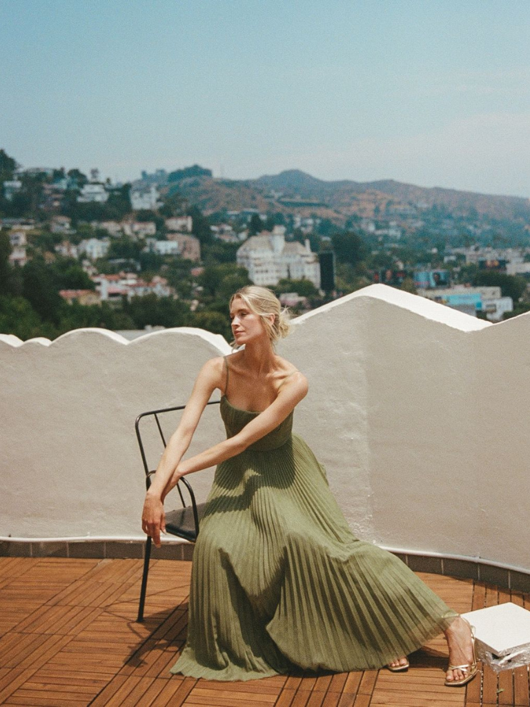 Serena – timeless charm with a modern glow