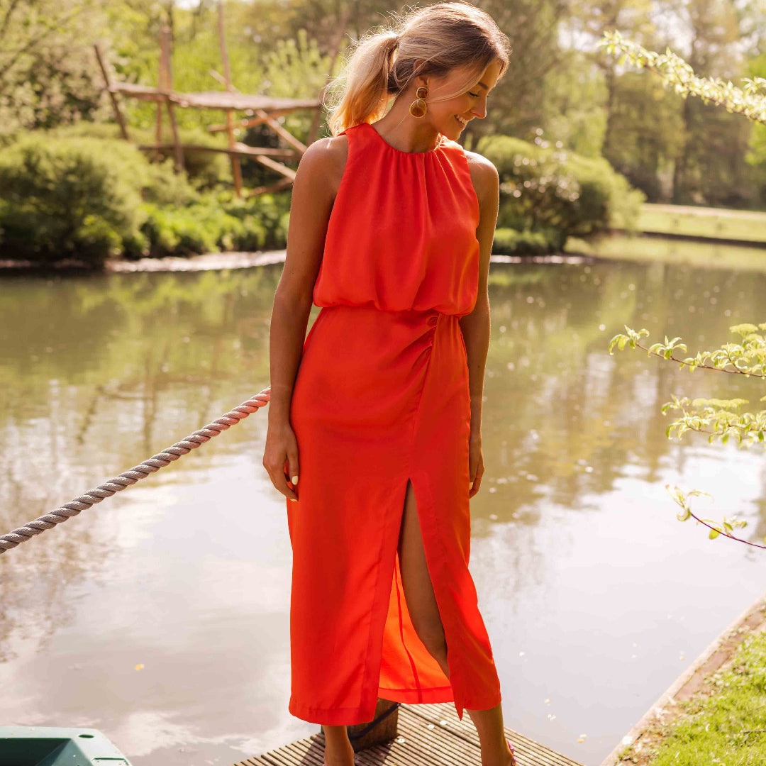 LENA – EFFORTLESS CHARM IN MIDNIGHT FLOW MIDI DRESS