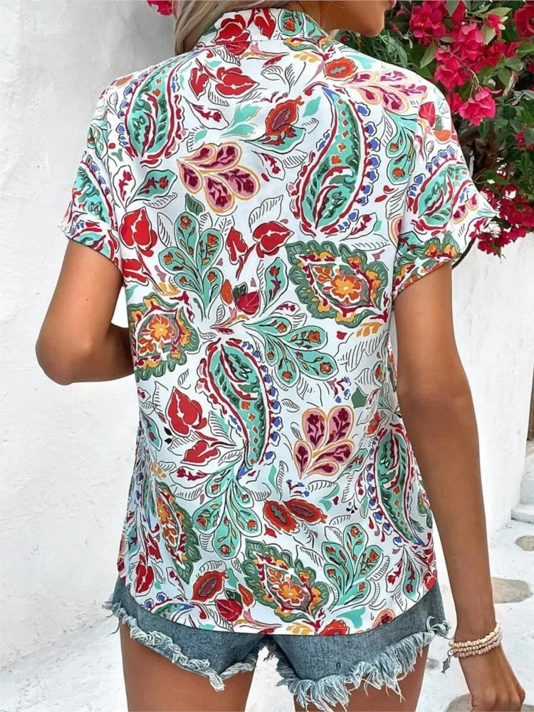 LORAINE – COLORFUL BLOUSE WITH A PLAYFUL TOUCH
