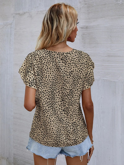 CASSIDY – CHIC BLOUSE WITH ABSTRACT ARTISTRY