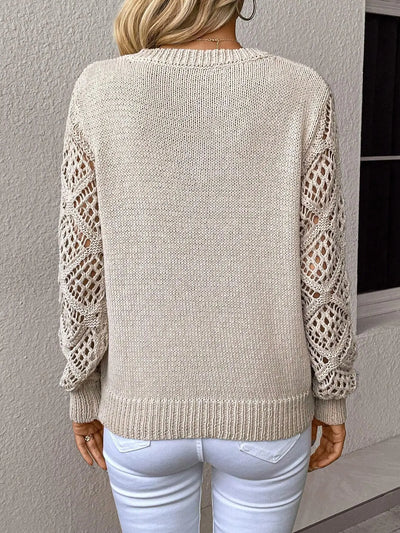 DAISY – V-NECK SWEATER WITH SOFT CHARM