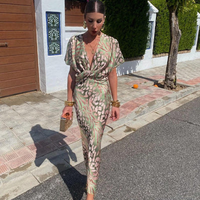 RINA – EFFORTLESS CHARM IN FLOWING LINES