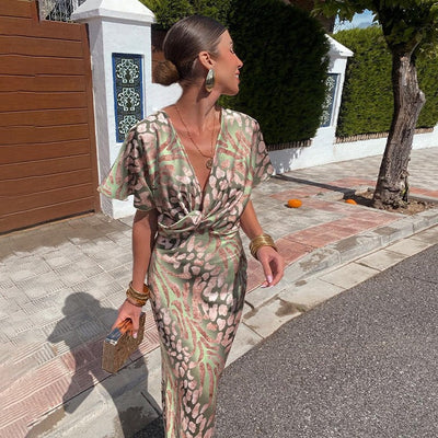 RINA – EFFORTLESS CHARM IN FLOWING LINES