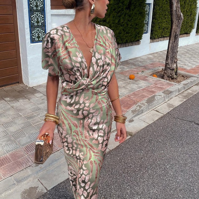 RINA – EFFORTLESS CHARM IN FLOWING LINES