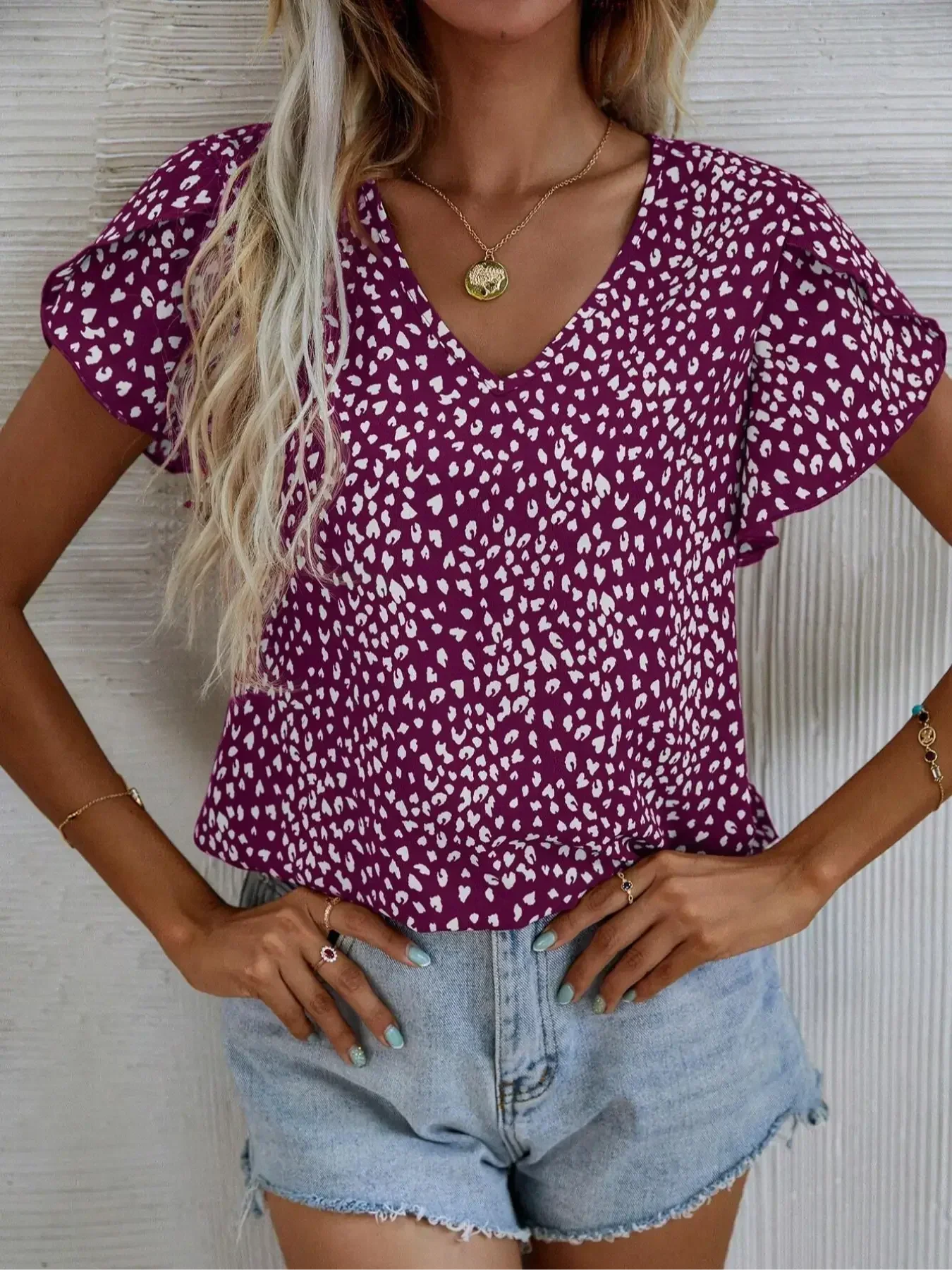CASSIDY – CHIC BLOUSE WITH ABSTRACT ARTISTRY