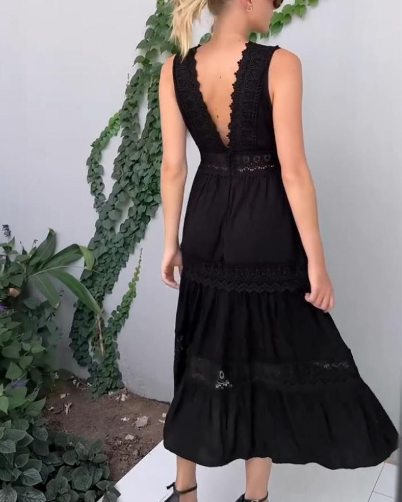 Alyssa – lace-kissed elegance