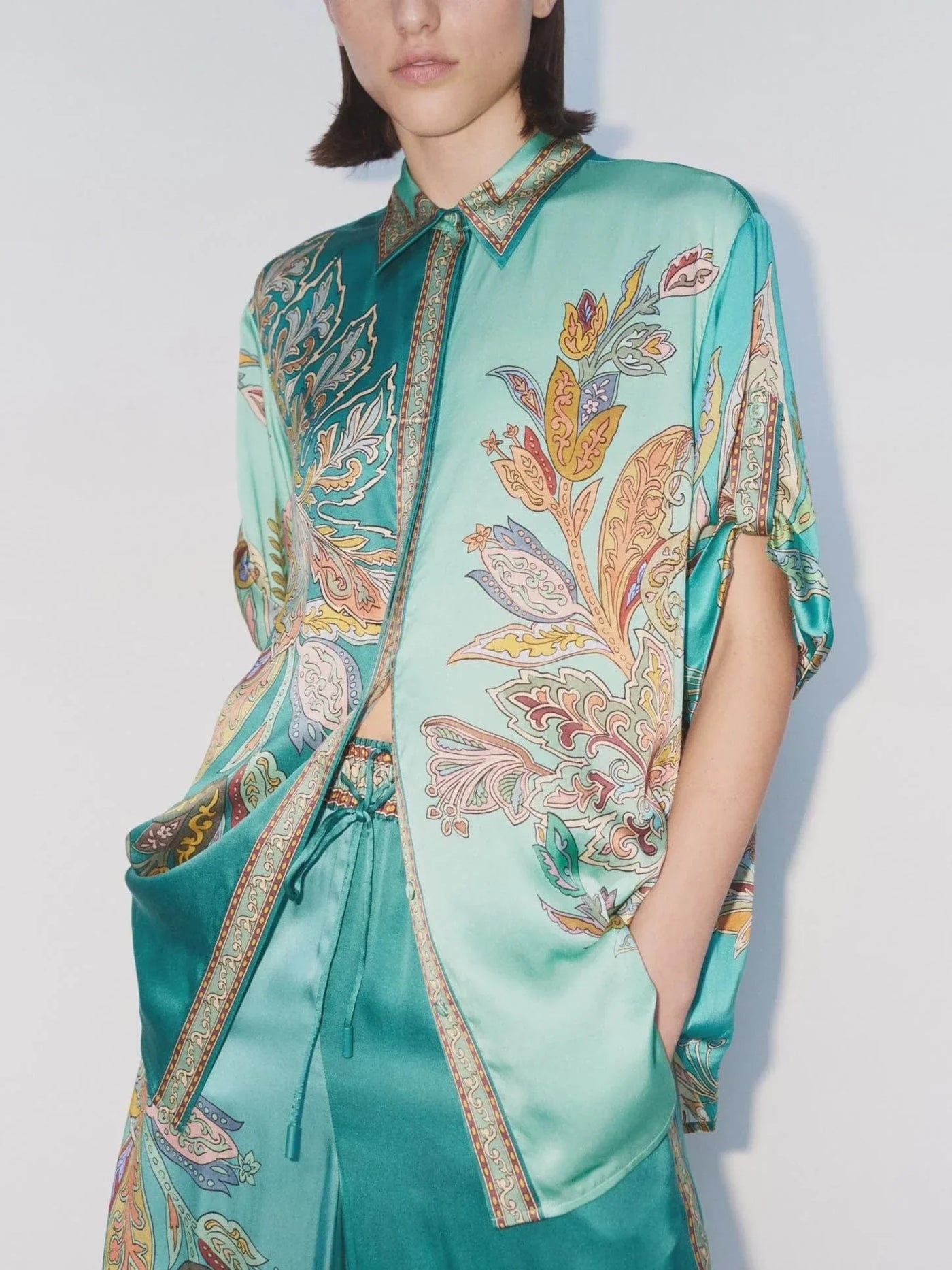 EMERALD LUXE – OVERSIZED SHIRT & FLOWY TROUSER SET IN JEWEL TONES