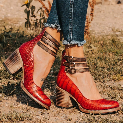 GINEVRA – BOLD BALANCE IN MULTI-STRAP ELEGANCE