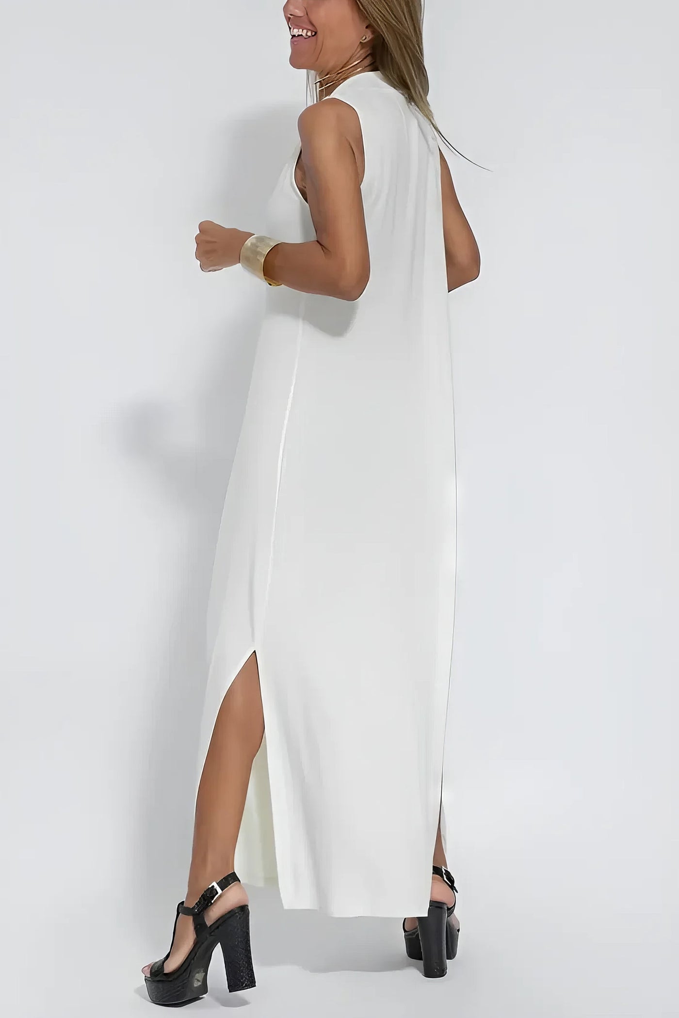 Elise – timeless grace with a matching touch